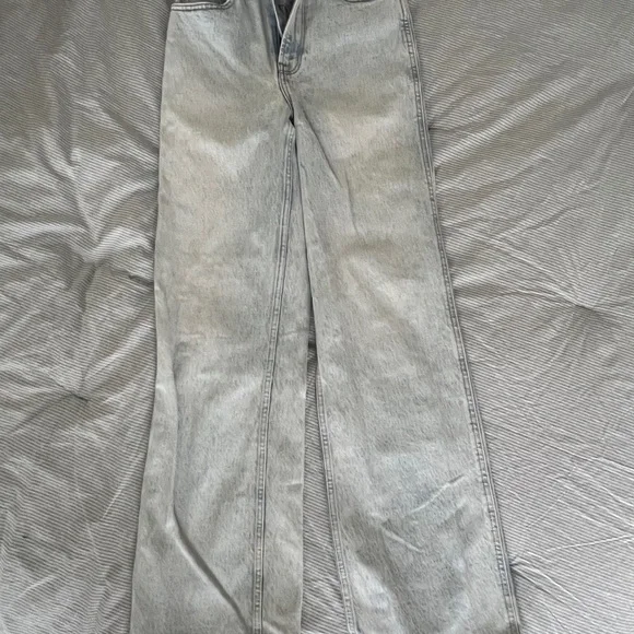 Abercrombie Ultra High Rise 90s Jeans - Picture 3 of 7